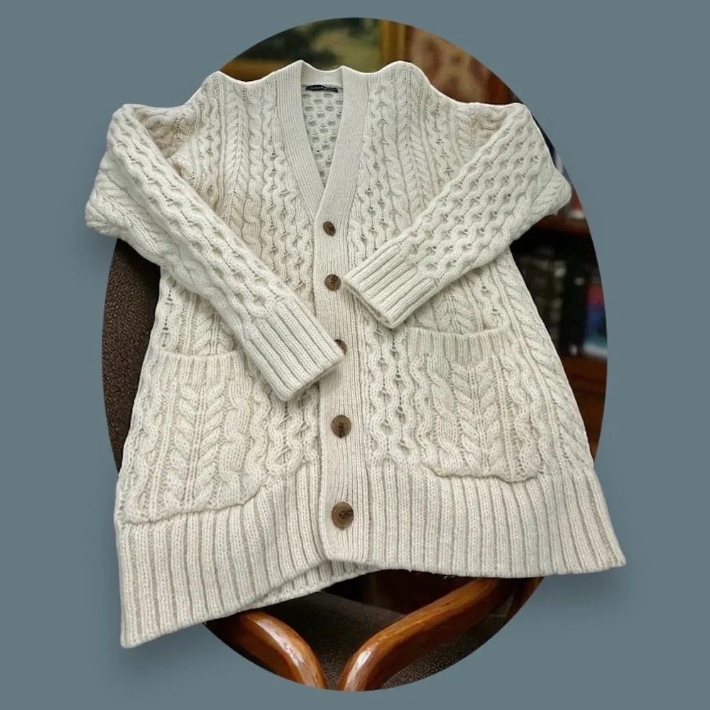 Brandy Melville Wool Chunky Sweater Cardigan. Cream/Ivory. Size: Medium - Picture 2 of 9